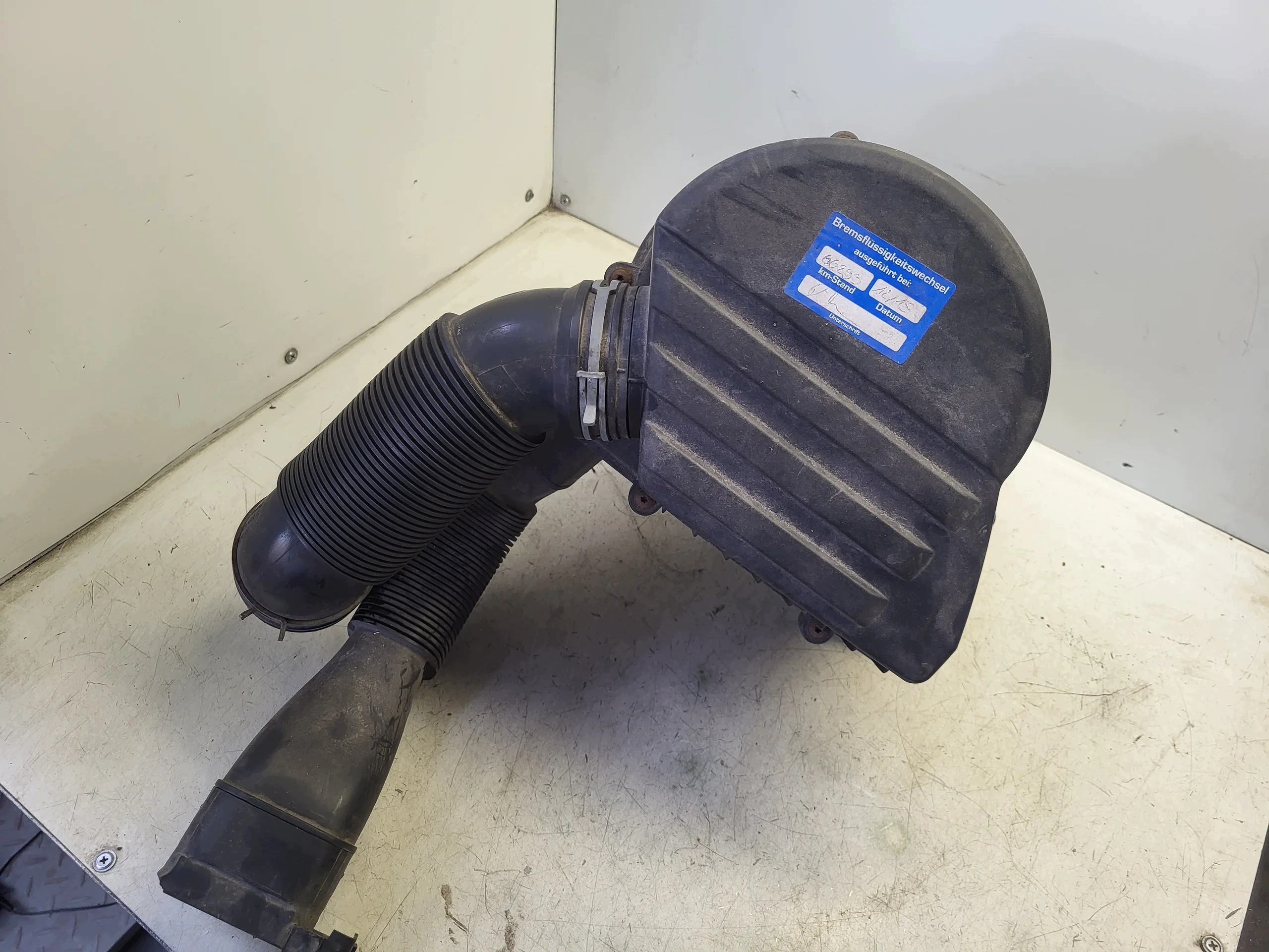 Luftfilterhus OEM 6R0129607C för Audi VW image 3