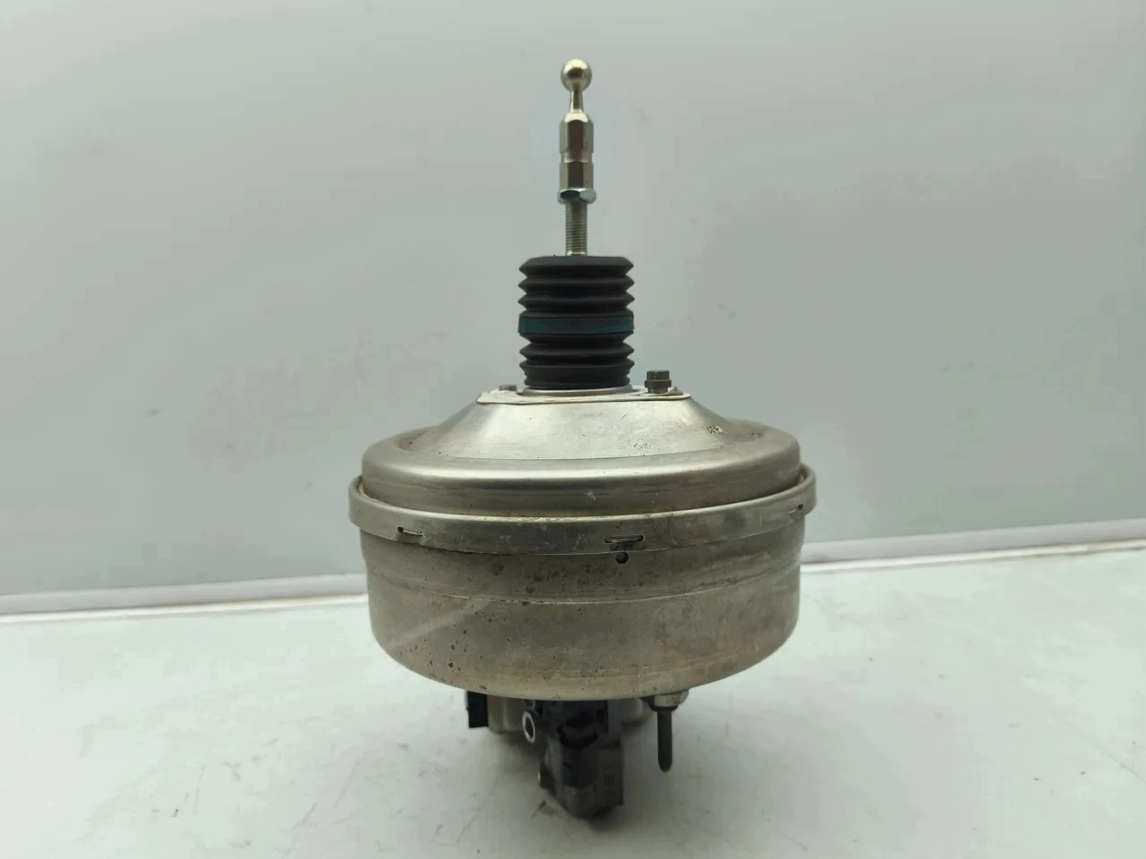 Servofreno usado OEM 4M0612103Q para Audi Q7 image 3