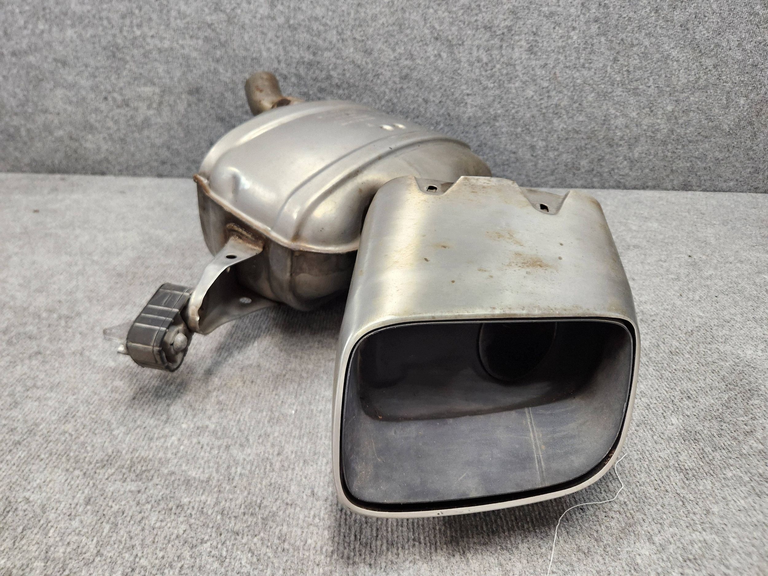 Porsche Macan 95B253611Q Complete Muffler Set
