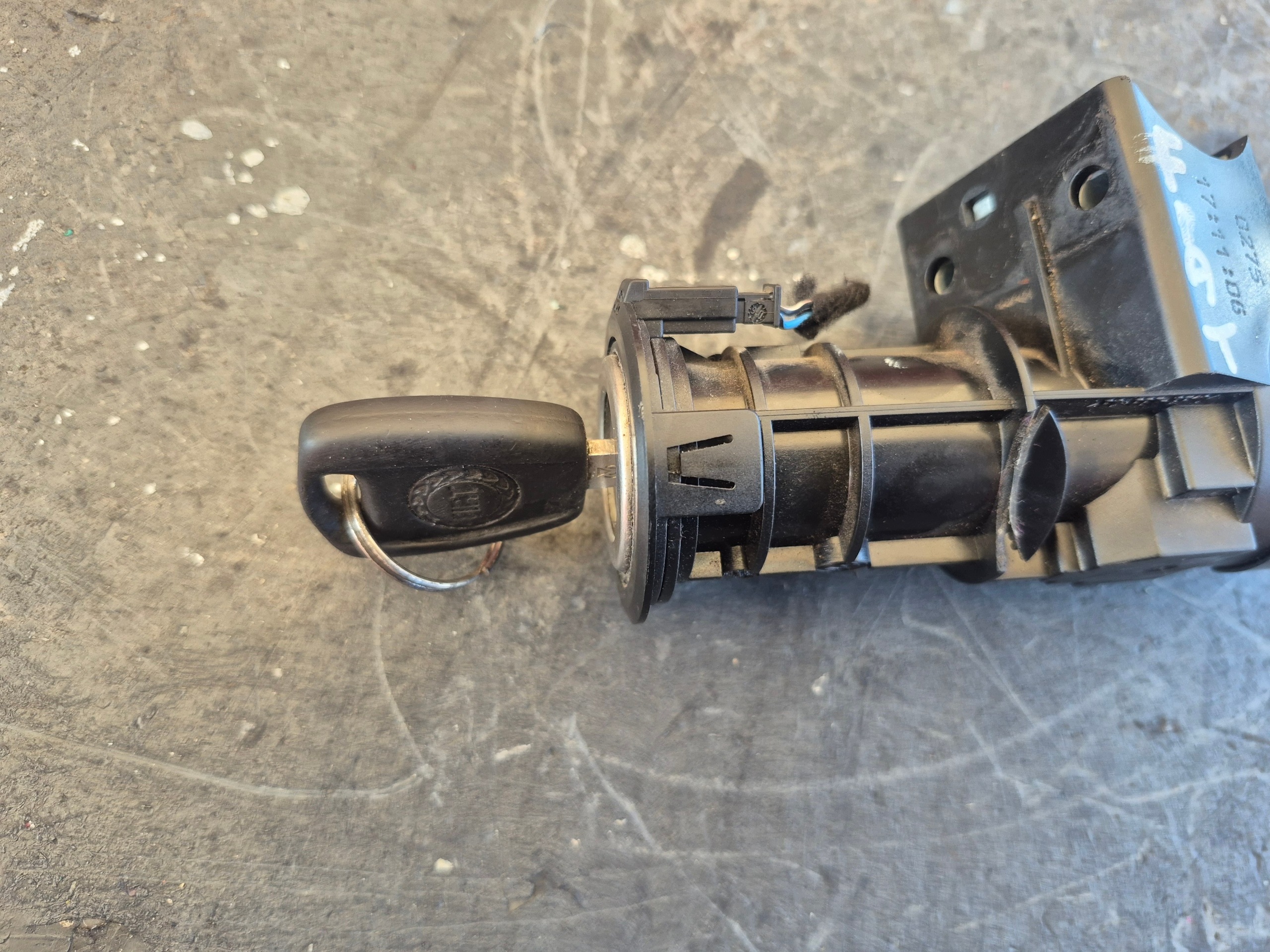 Lancia sytytyskytkin OEM 00468453610 - Käytetty