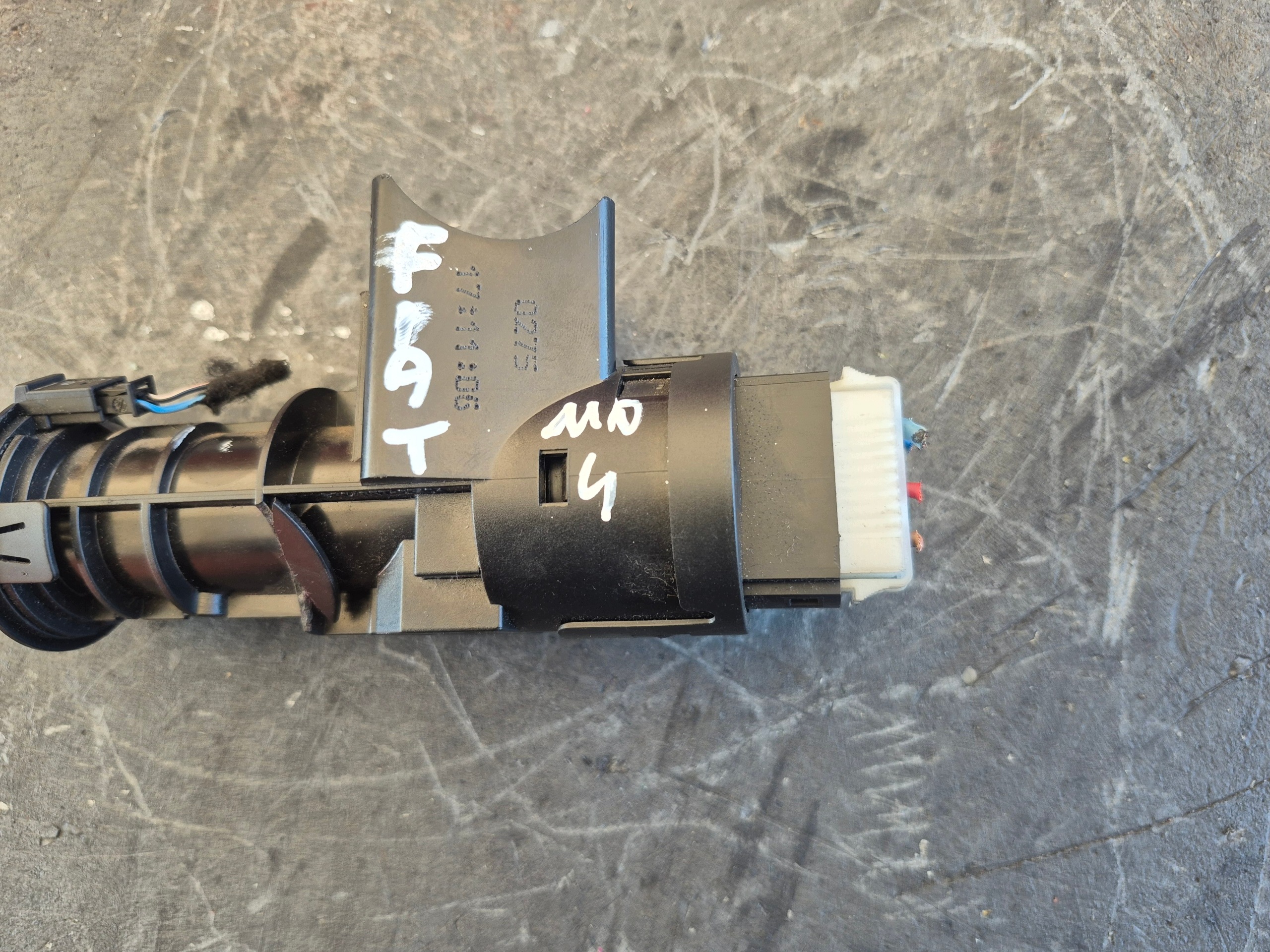 Interruptor de ignição Lancia OEM 00468453610 - Usado image 3