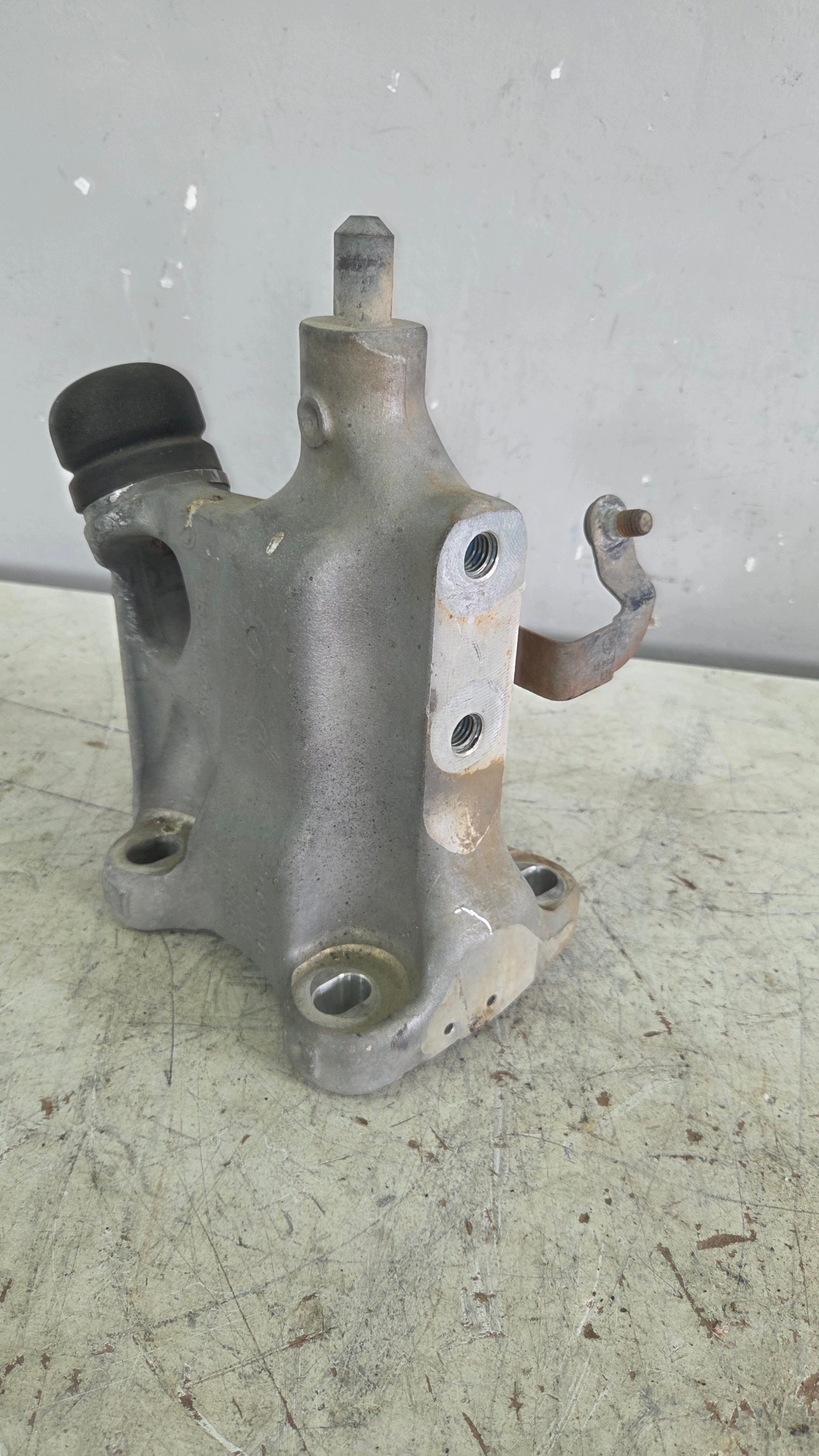 OEM 1788233 Scania R Ohjaamon Kaatokiinnike Vasen image 2