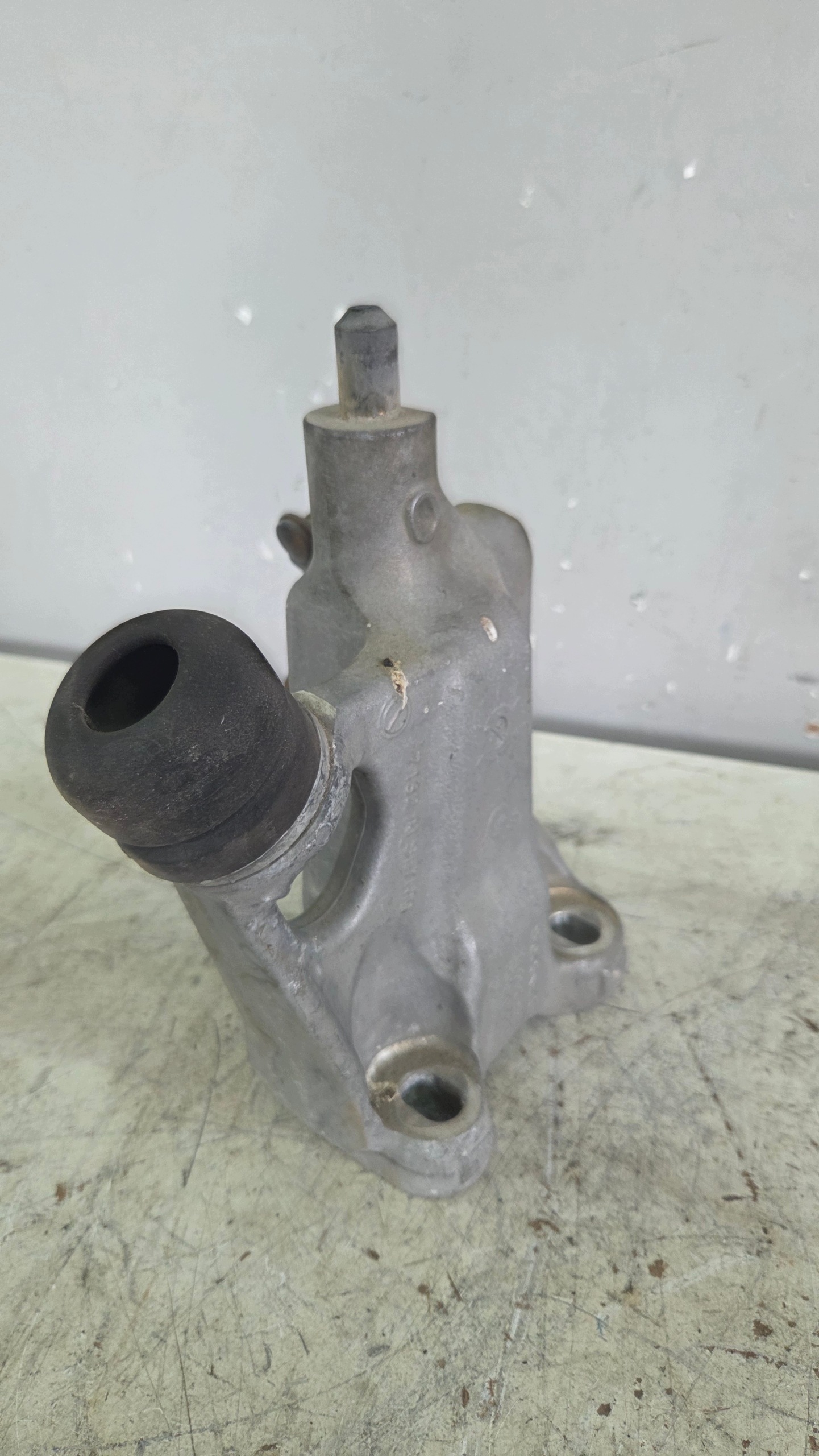 OEM 1788233 Scania R Ohjaamon Kaatokiinnike Vasen
