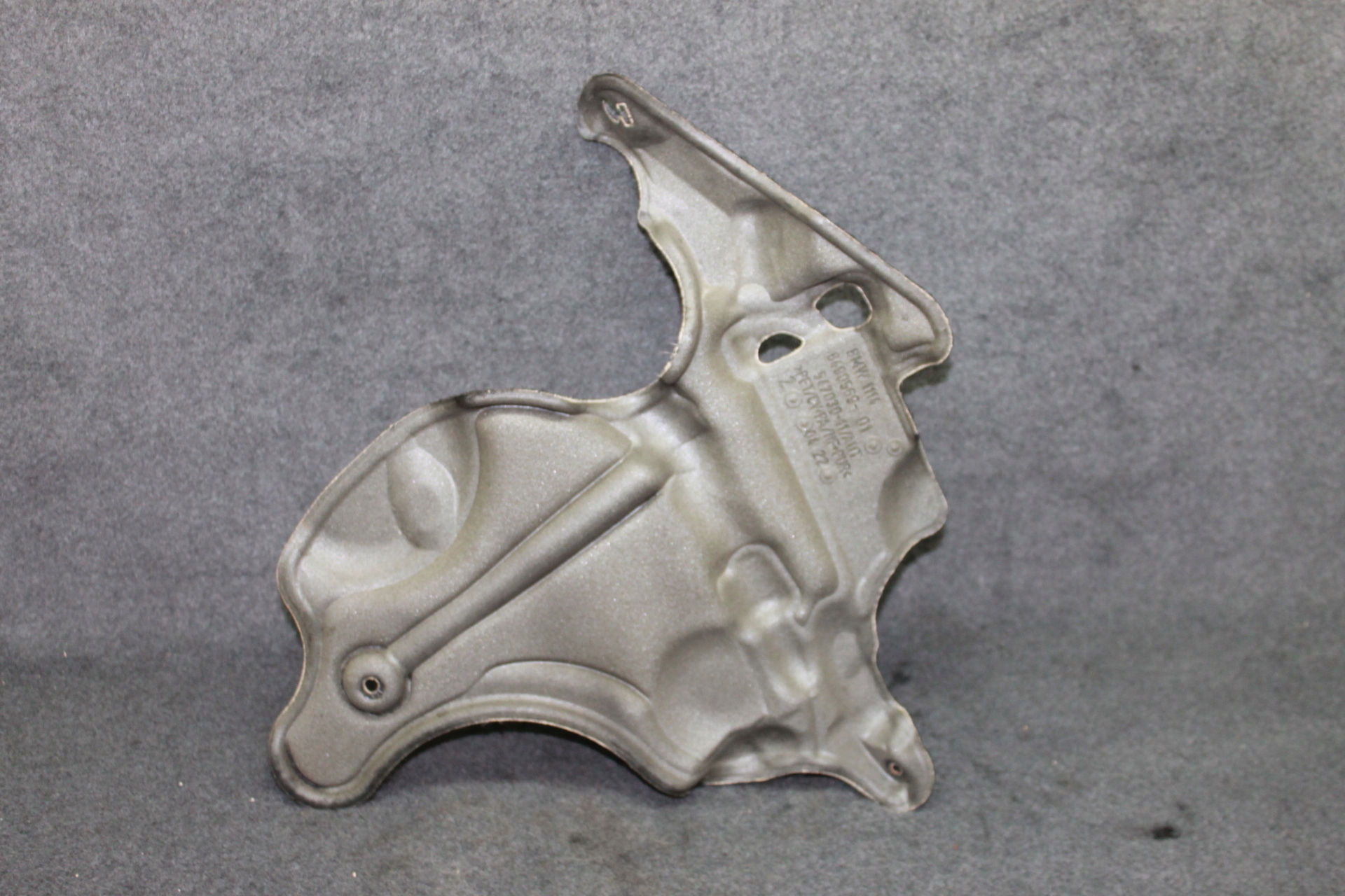 BMW Suoja OEM 8490569 F10 F07 F01 F15 F16 -malleille