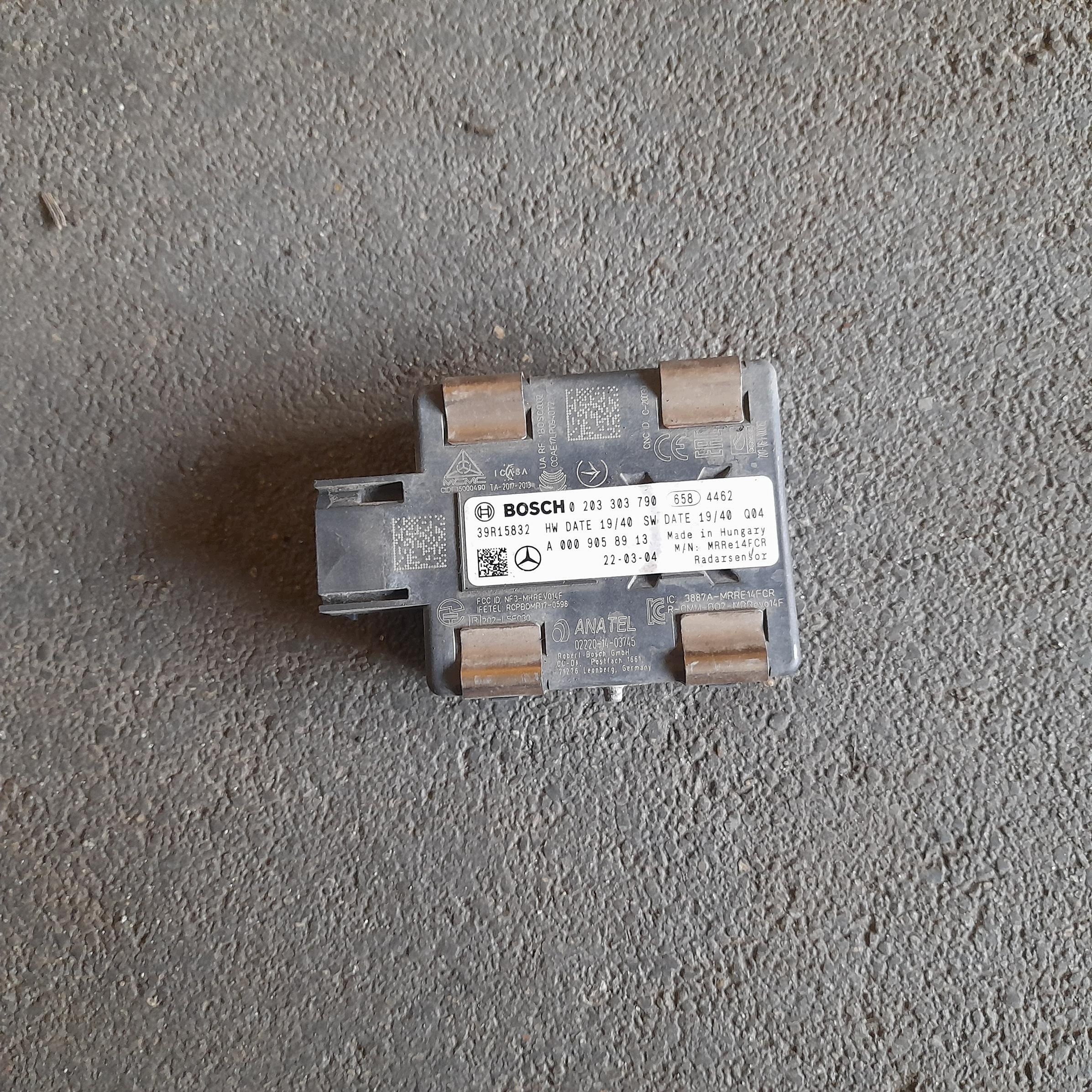 Radar Distronic Mercedes OEM A0009058913 Usado image 2