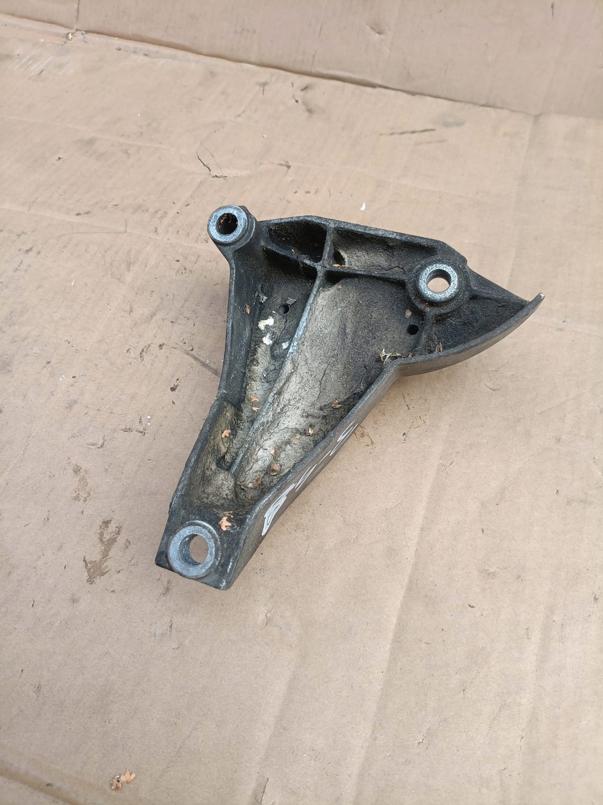 Support de boîte VW OEM 8D0399113AT pour Passat B5 image 4