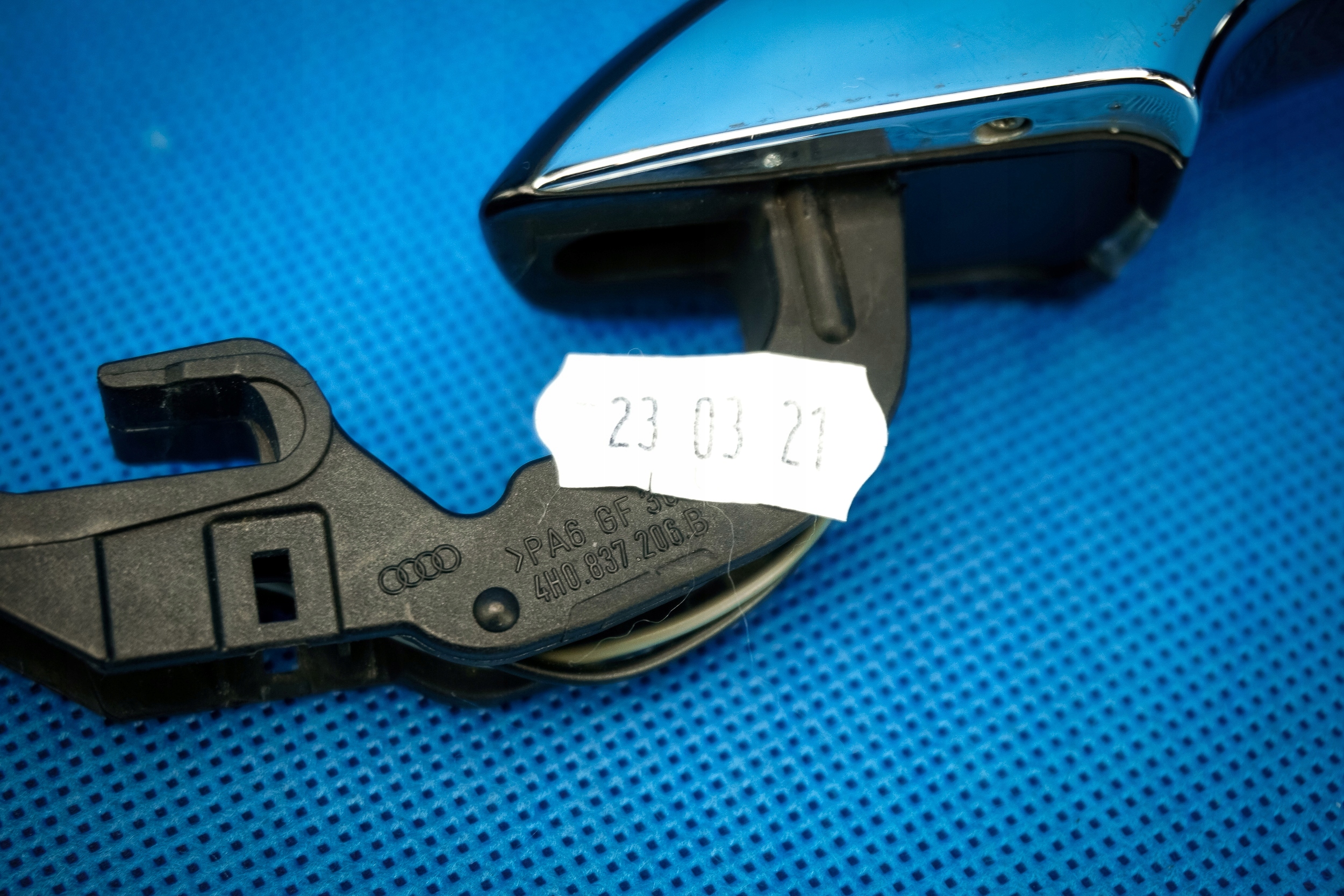 Audi A6 C7 bakre höger dörrhandtag OEM 4H0837206B image 10