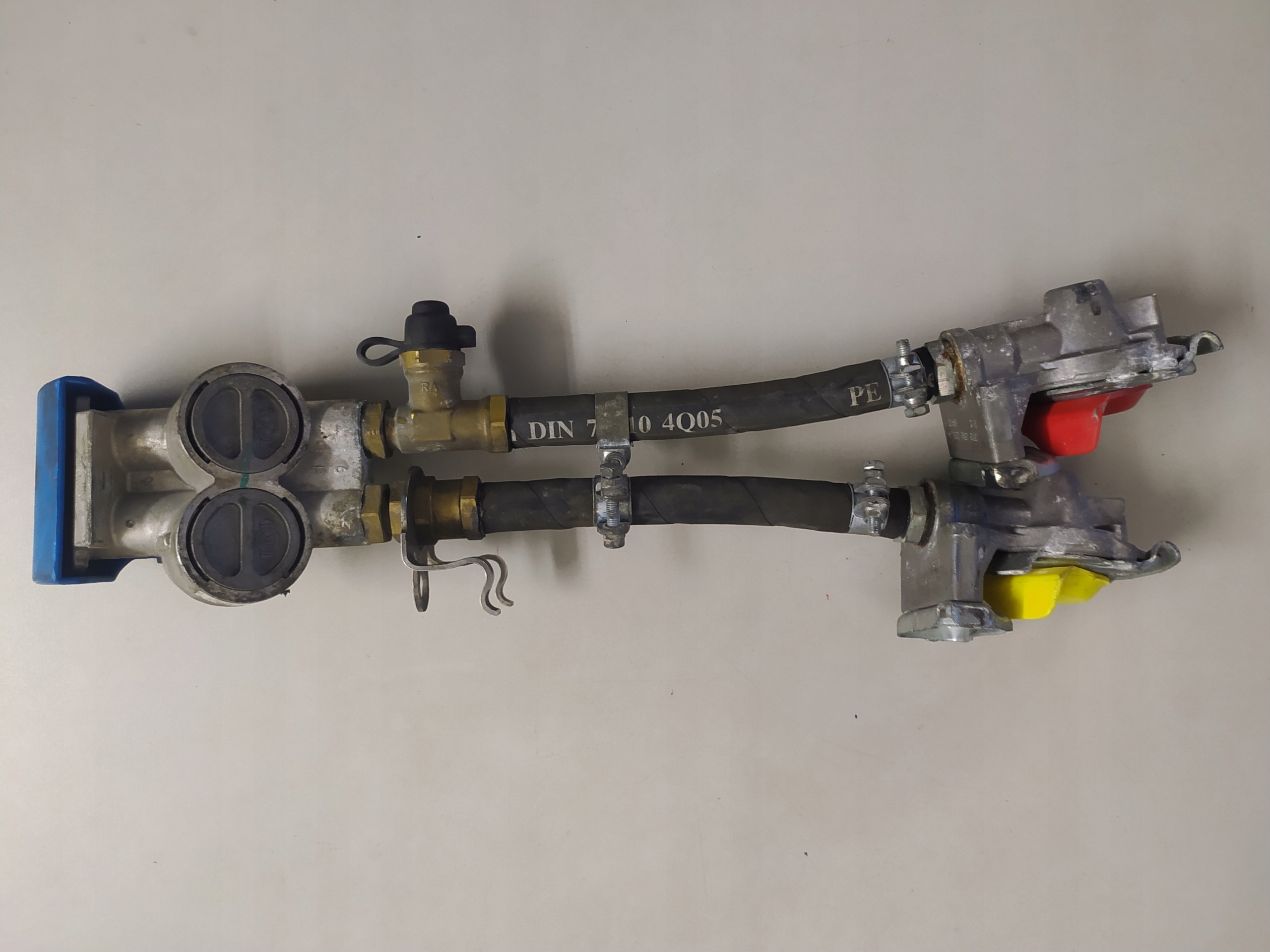 Knorr-Bremse K002641 Käytetyt johtoliittimet