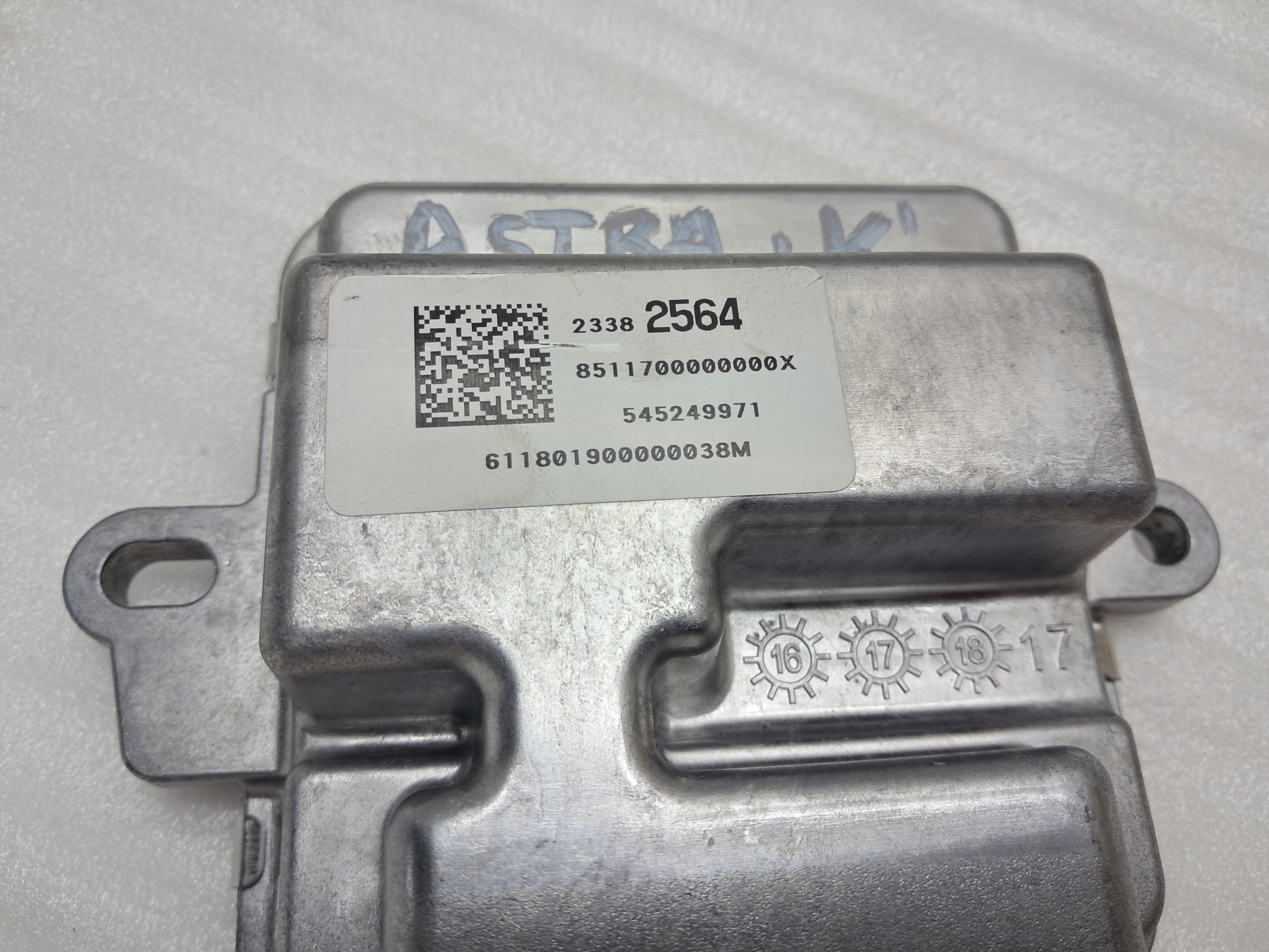 Fuel Pump Controller OEM 23382564 for Opel Astra K image 3