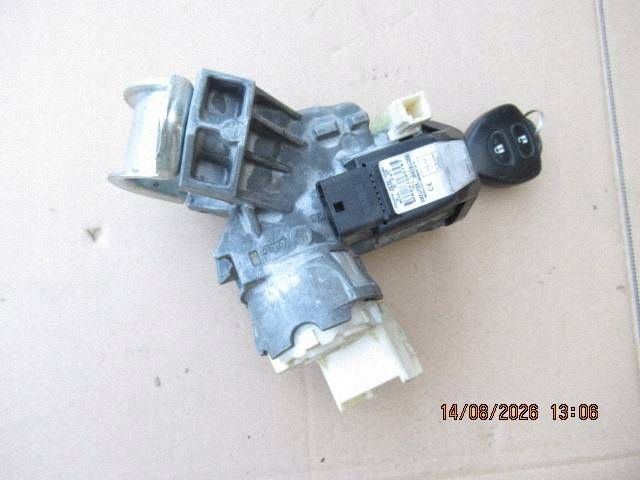 Sytytysavain OEM 45020-0D04 Toyota Yaris 3:lle