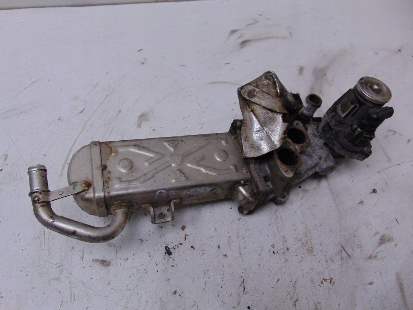Arrefecedor EGR OEM 03L131512BJ para VW Passat B7 2.0L image 2