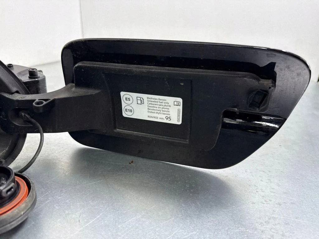 Polttoainetäyttötulppa OEM 04E010012R Seat Leon (5F) image 5