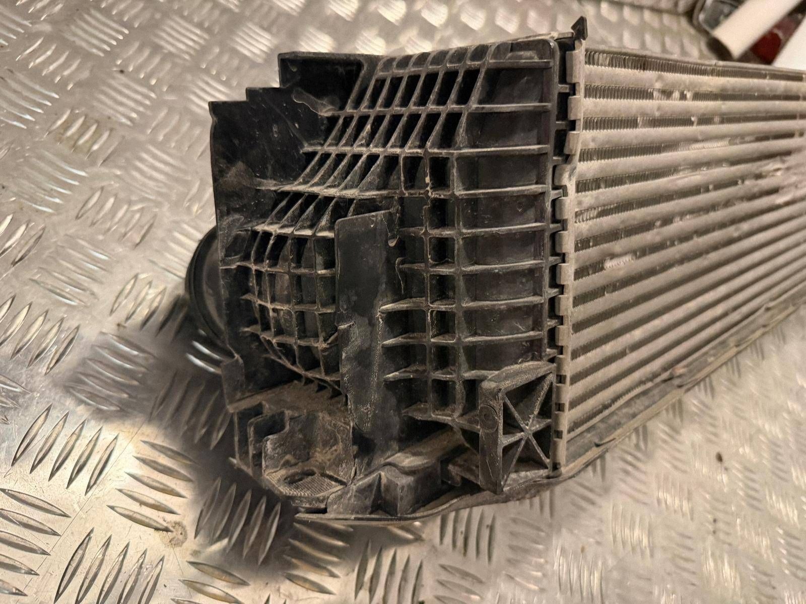 Intercooler OEM 9846918 para BMW X1 X2 - Usado image 4