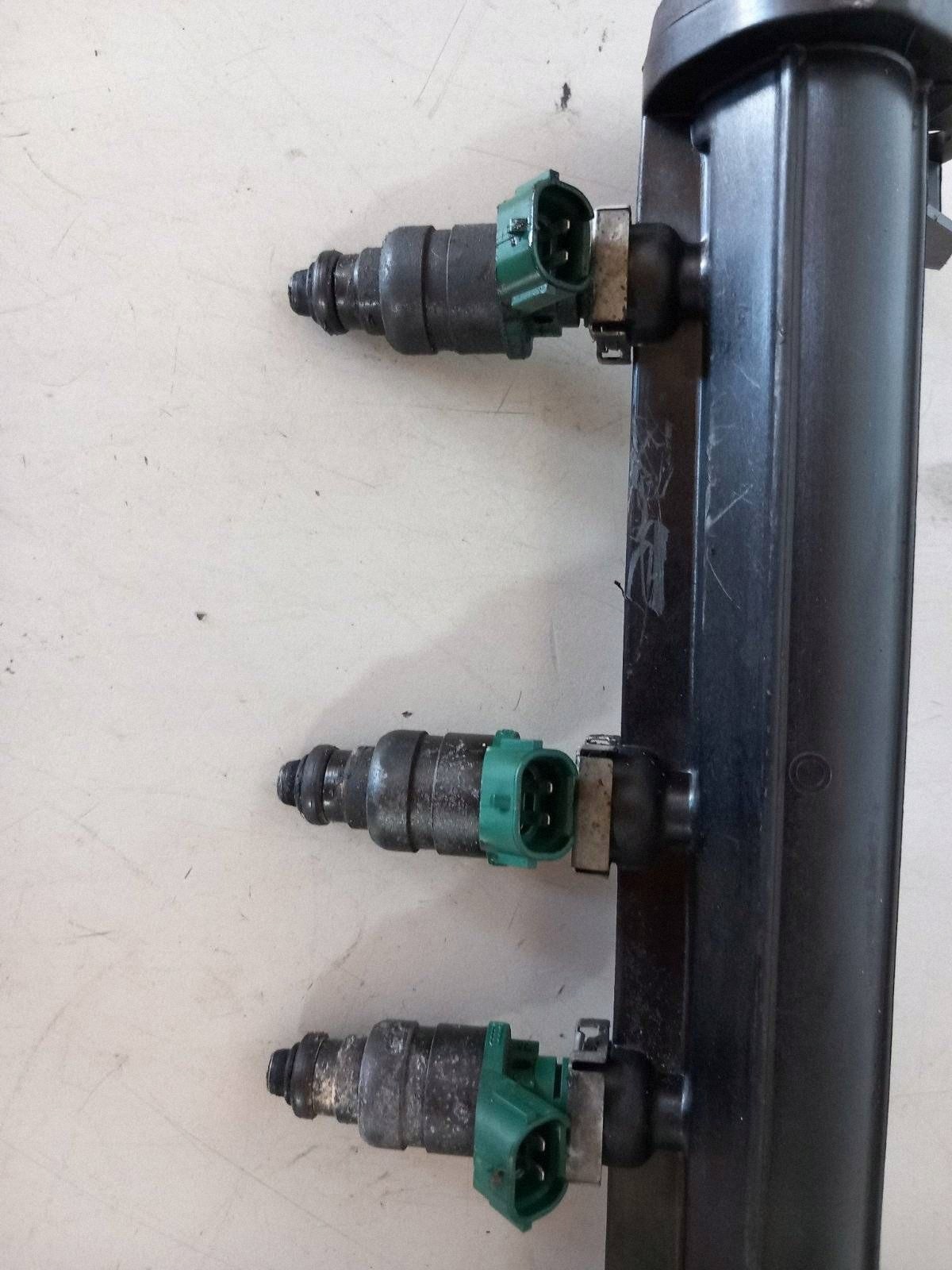 OEM 06A133317A Einspritzschiene Audi A3 8L 1.6B 00-03 image 2