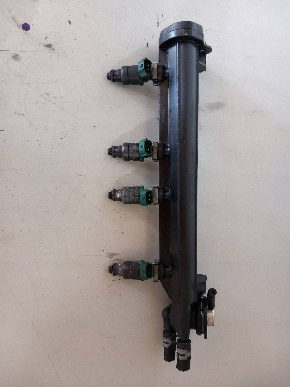 OEM 06A133317A Einspritzschiene Audi A3 8L 1.6B 00-03 image 3