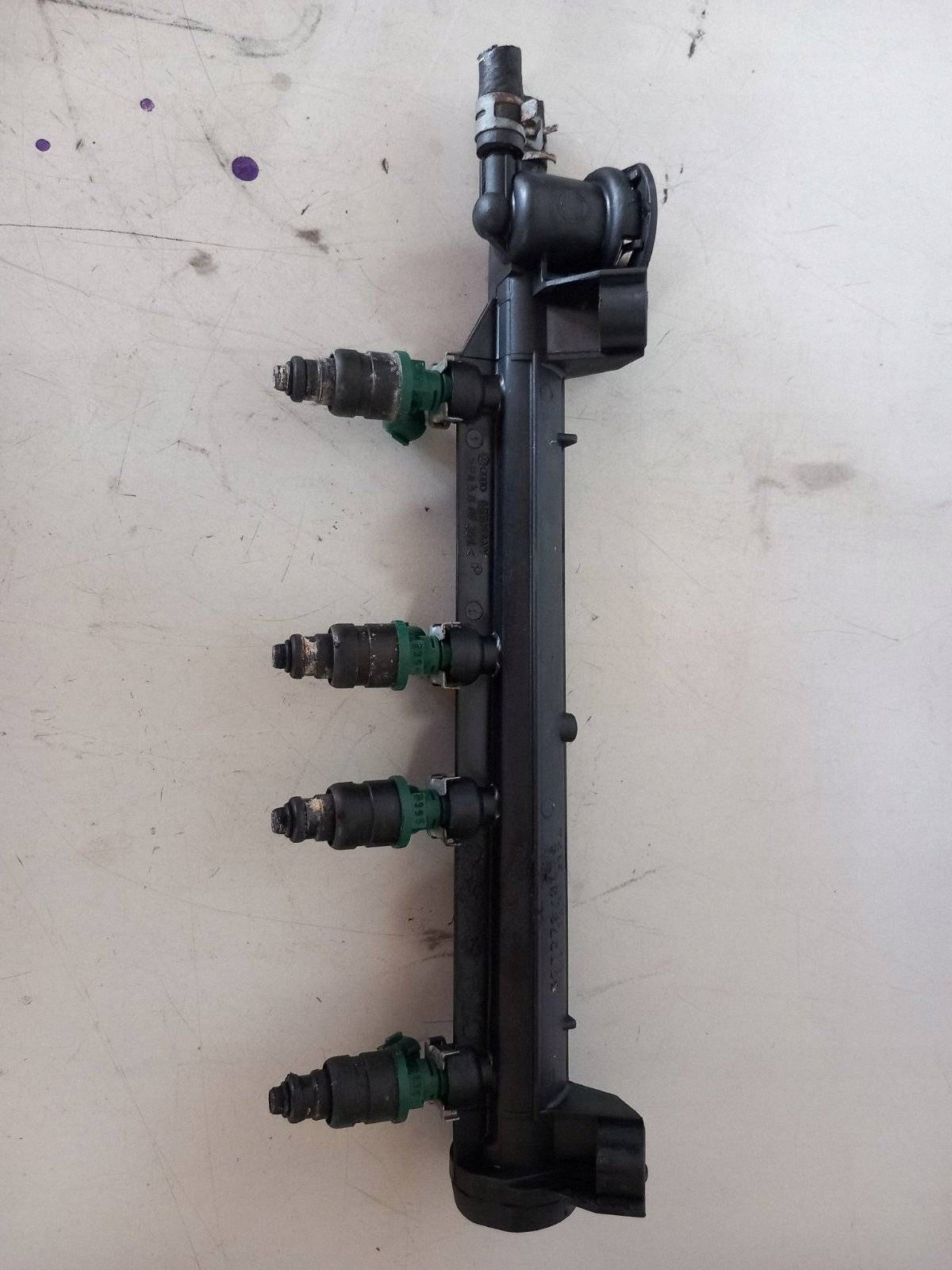 OEM 06A133317A Einspritzschiene Audi A3 8L 1.6B 00-03 image 4