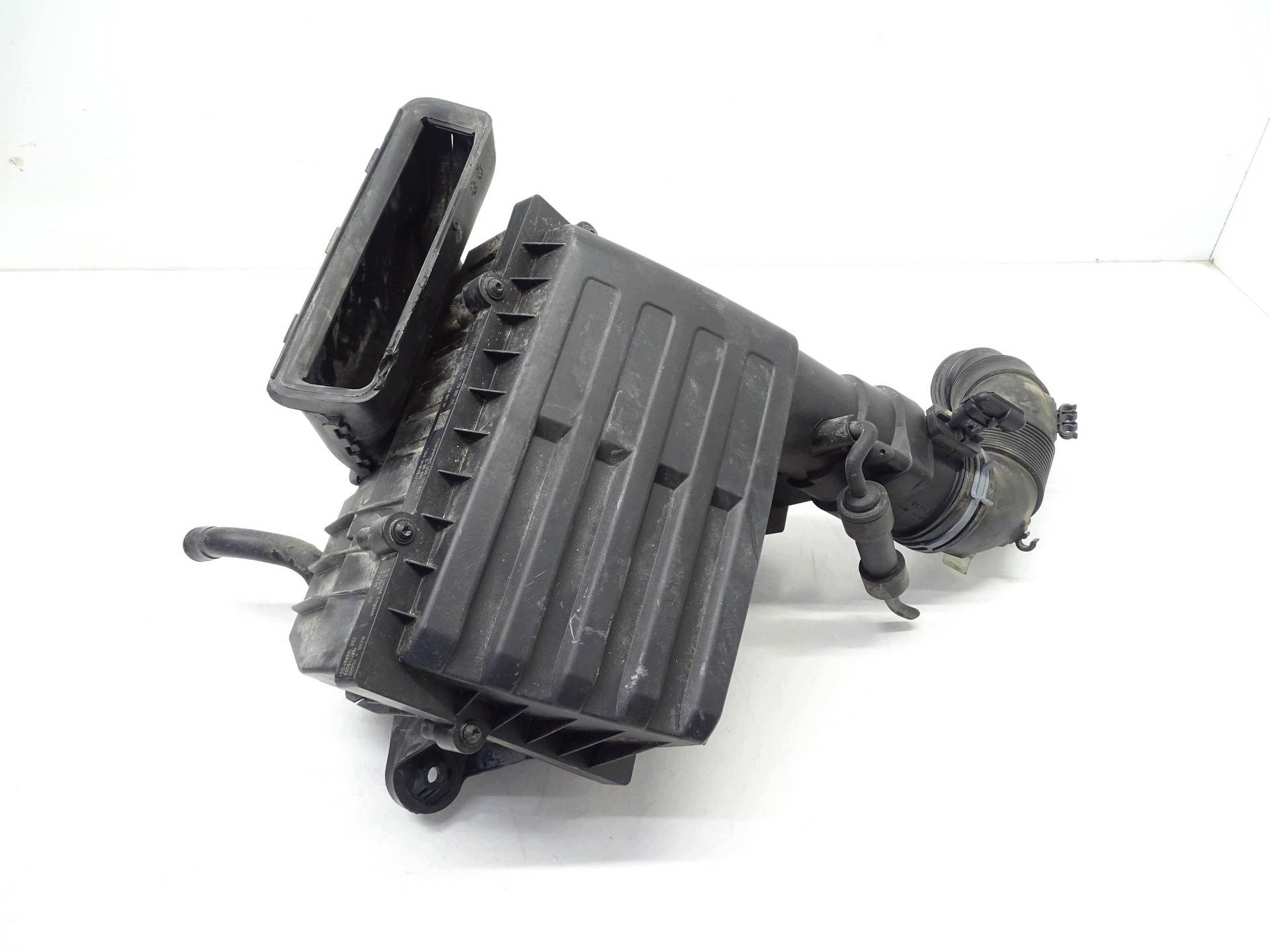 Audi Q3 83A Luftfiltergehäuse OEM 5Q0129607AA image 2