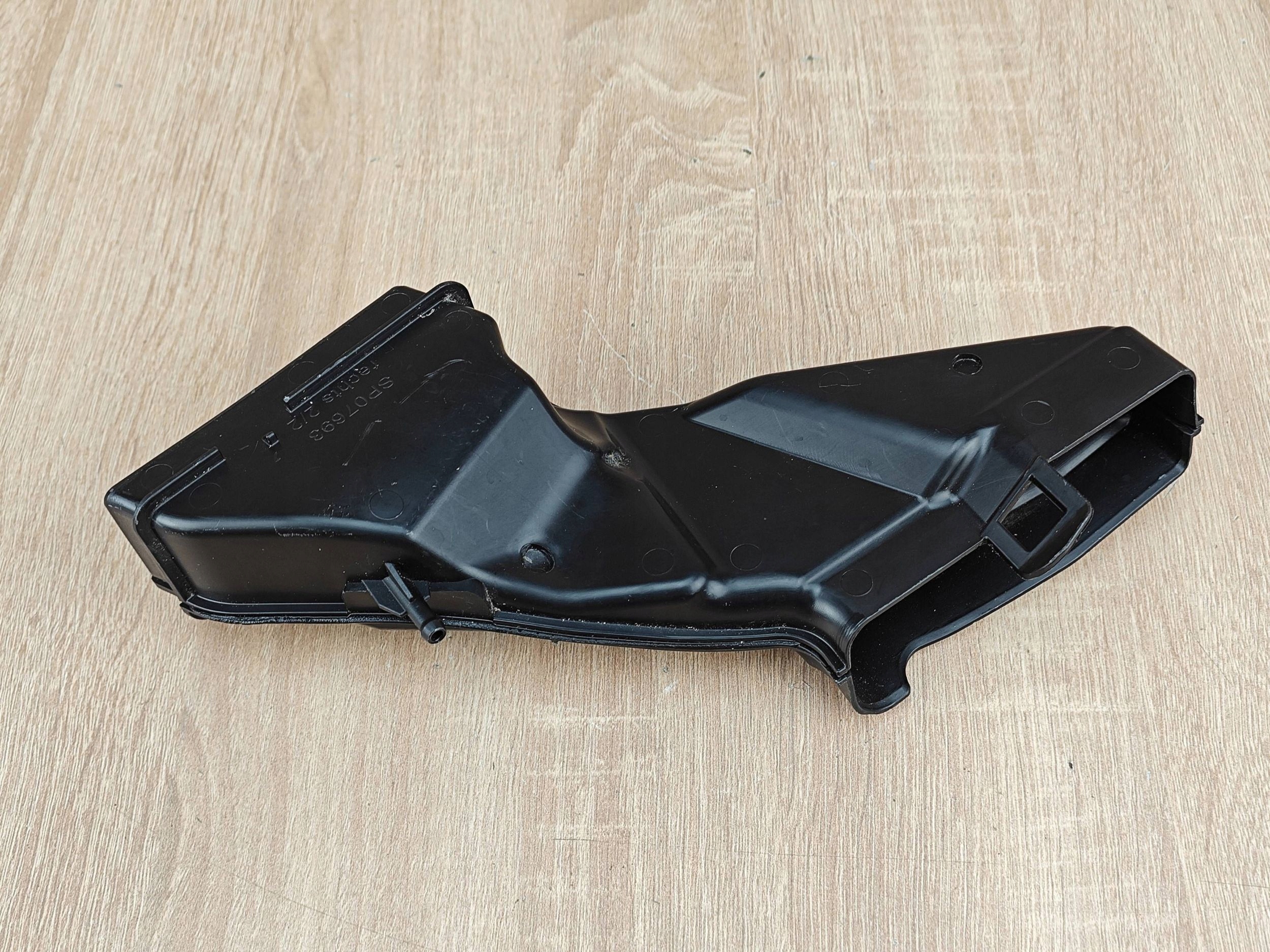 Vedenpoistoaukko Oikea BMW G30 G16 G31