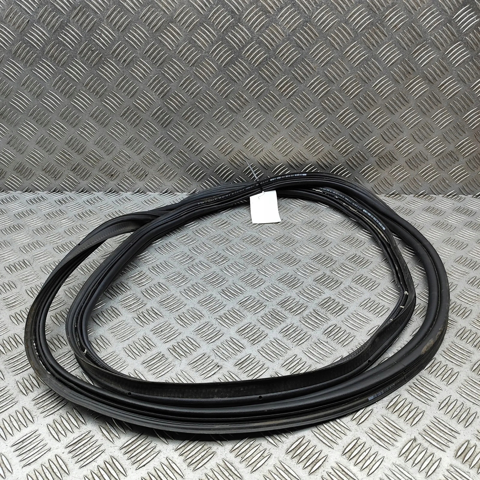 VW Boot Seal OEM 5H6827705B for Golf III