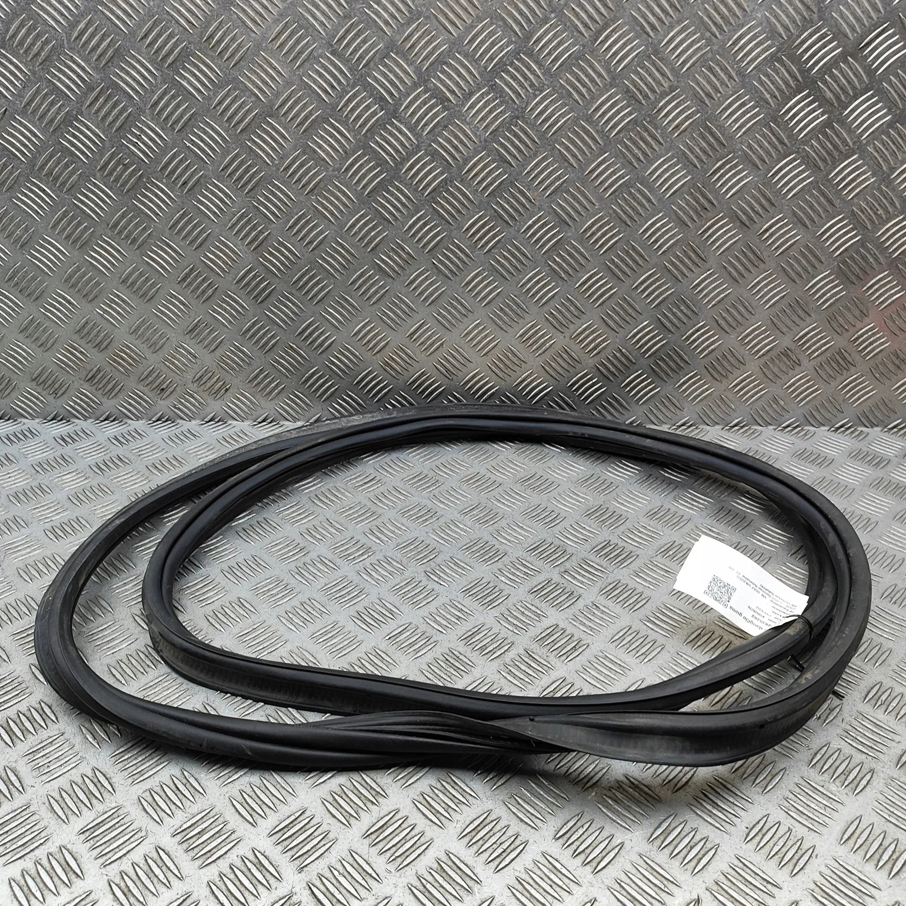 Junta maletero VW OEM 5H6827705B Golf III image 6