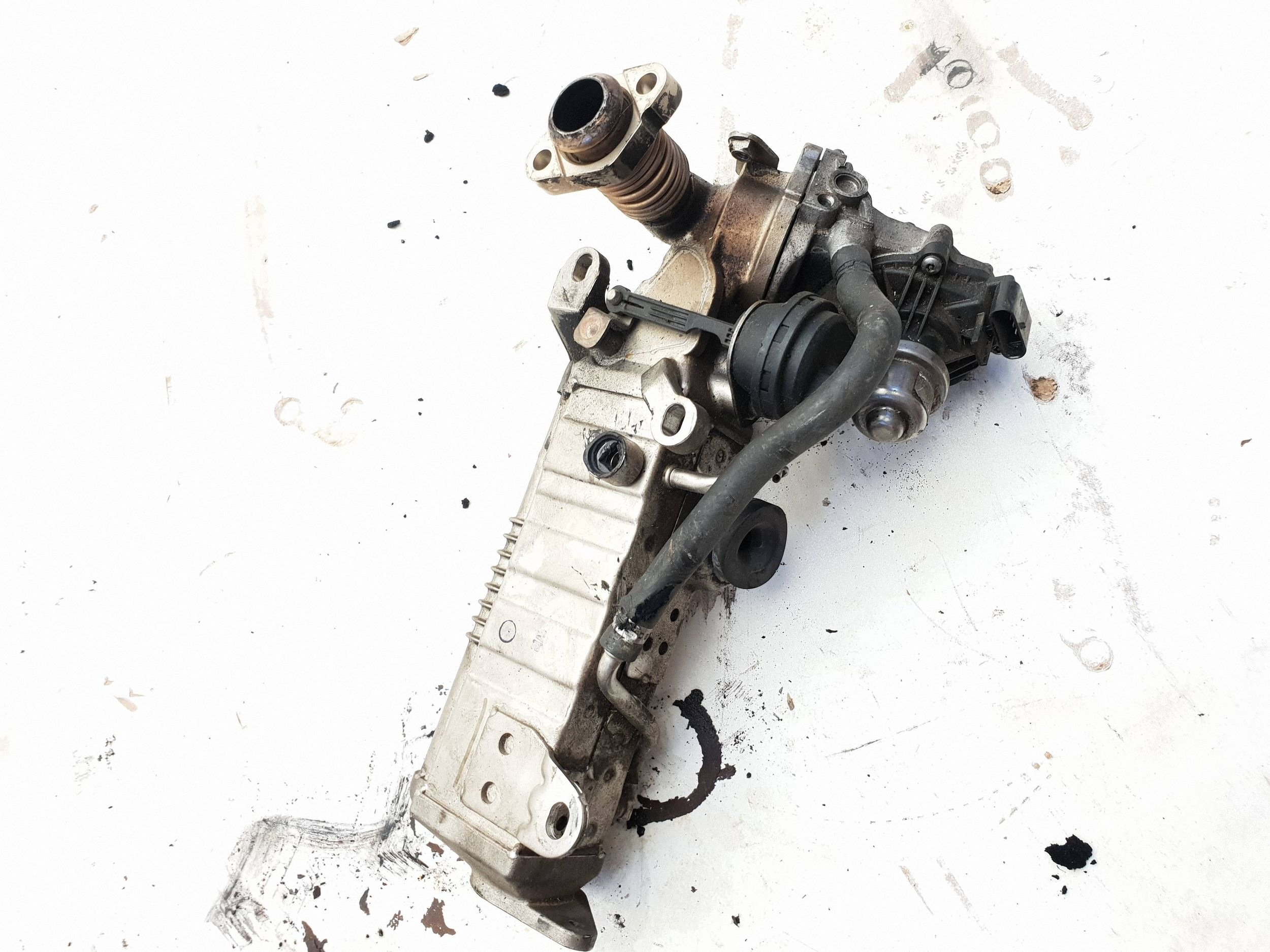 Arrefecedor EGR Toyota OEM 7926006 - Estado Usado image 2
