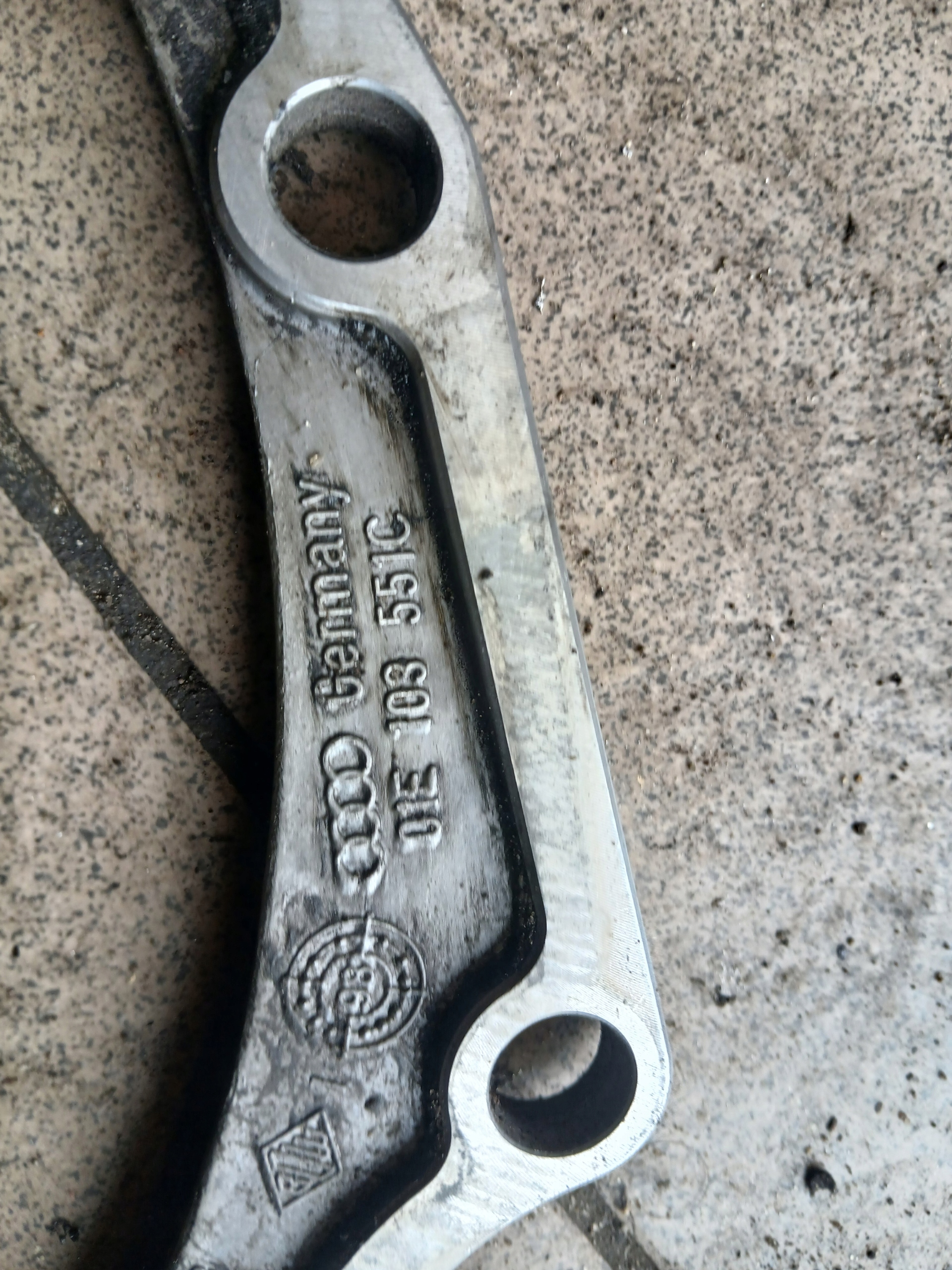 Vaihteiston Väliosa OEM 01E103551C Audi A4 B6 3.0