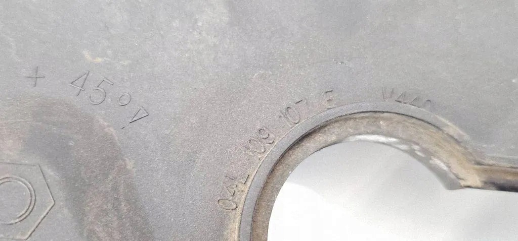 OEM 04L109107E Couvre-culbuteur 1.6 TDI image 4