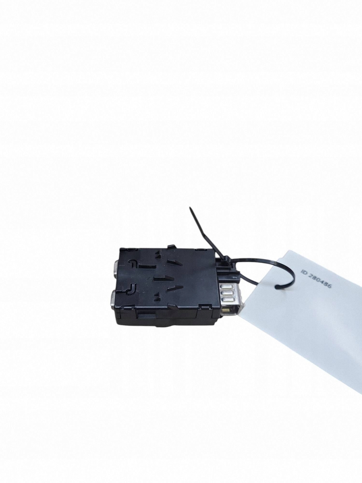Conector áudio Mercedes EQS 580 OEM A2238201606 image 5