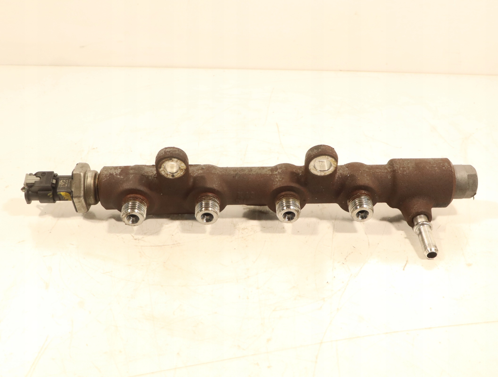 OEM 9821399680 Rail d'injection pour Citroën Berlingo image 3