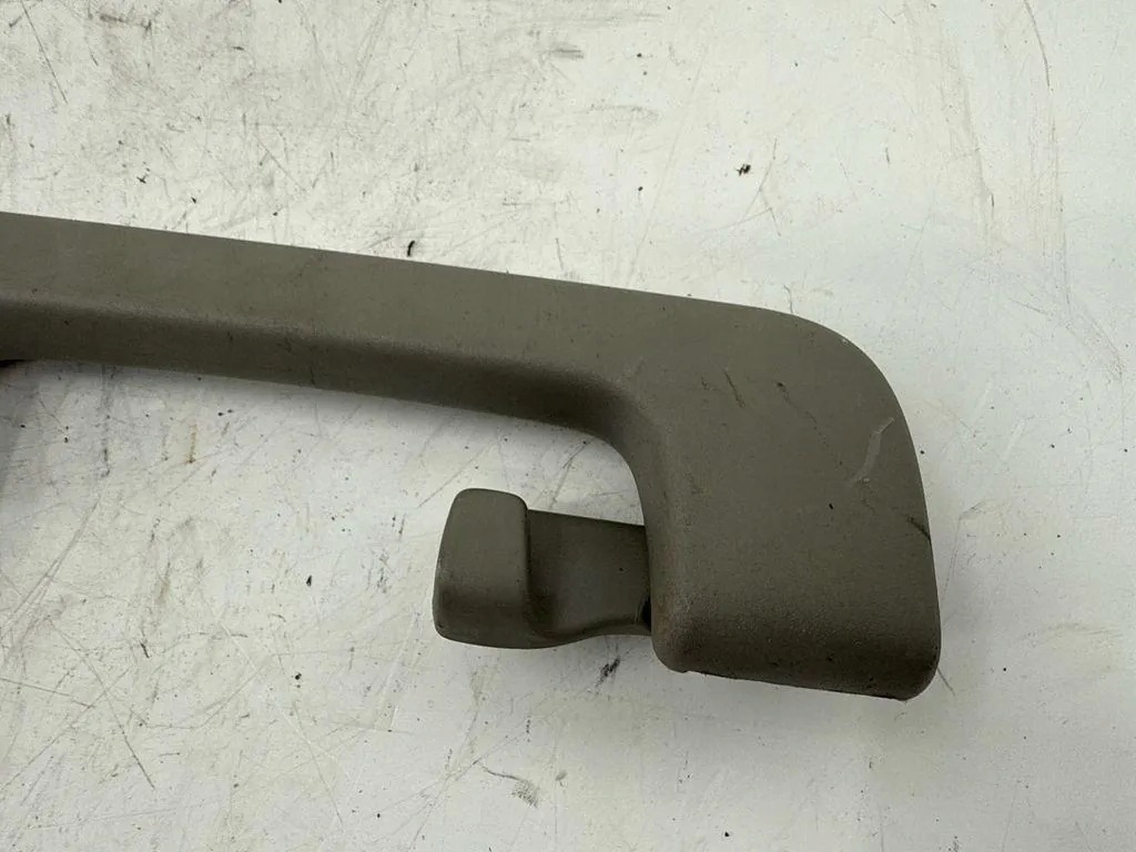 Takaote Audi A4 B6 OEM 8E0857607A image 4