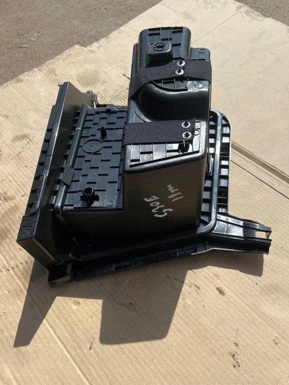 Höger bagageutrymmesfoder OEM 7378505 BMW 5 G30 image 3