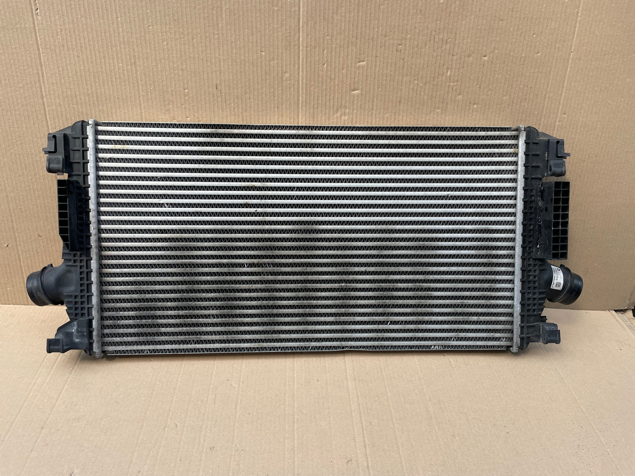 Radiateur d'eau Citroen C5 2009 OEM 13267647 image 9