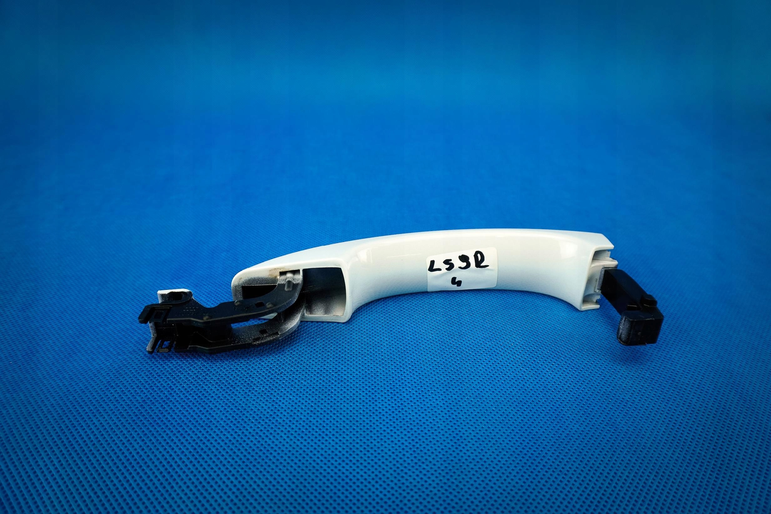 Audi A4 B8 vänster bakdörrhandtag OEM 8T0837205A image 3