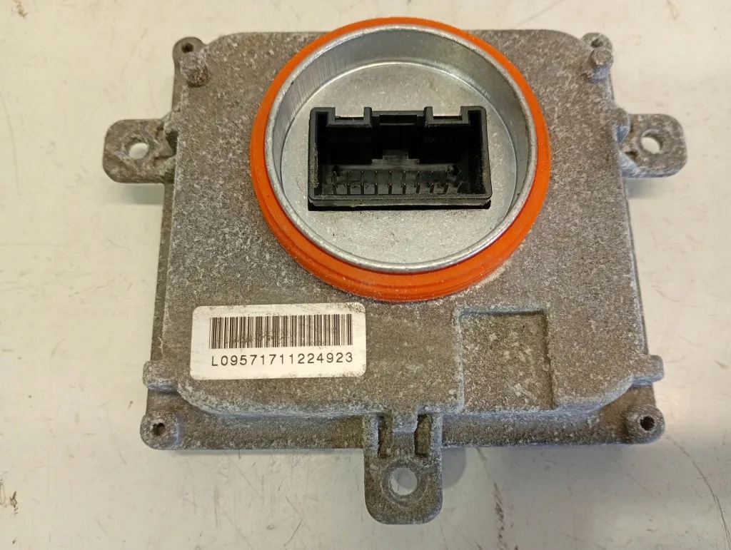 Xenon-sytytin OEM 4G0907397R Audi A6 C7:lle