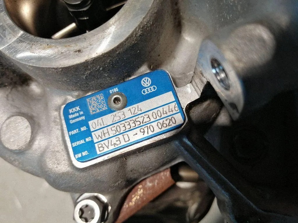 Turbocompressor OEM 04L253124 para VW Passat B8 2.0 TDI image 4