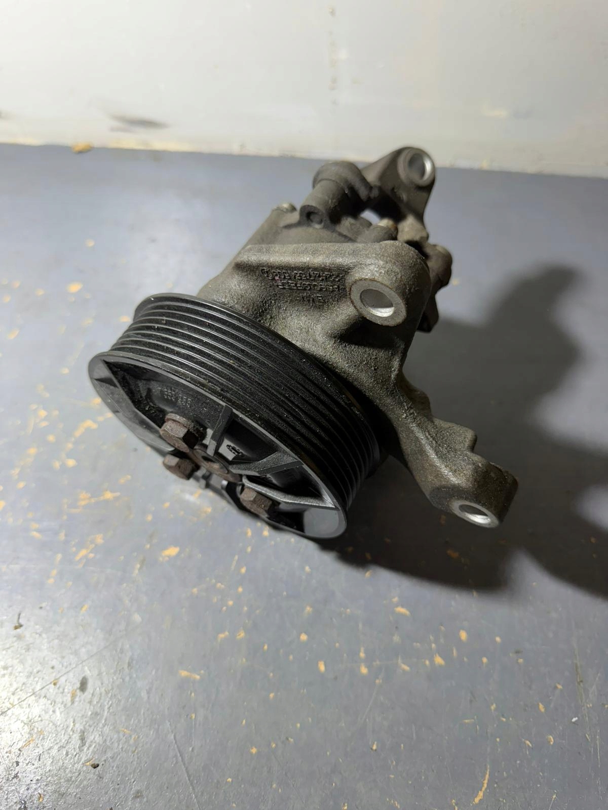 BMW 3 E90 E91 2008 Stuurpomp 7564503 N54 335i image 2