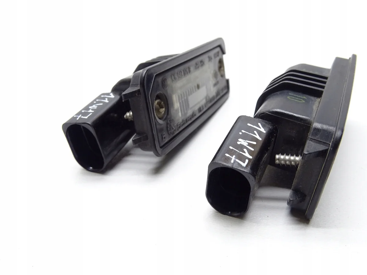 Luz Matrícula VW Passat CC B6 Usada OEM image 3