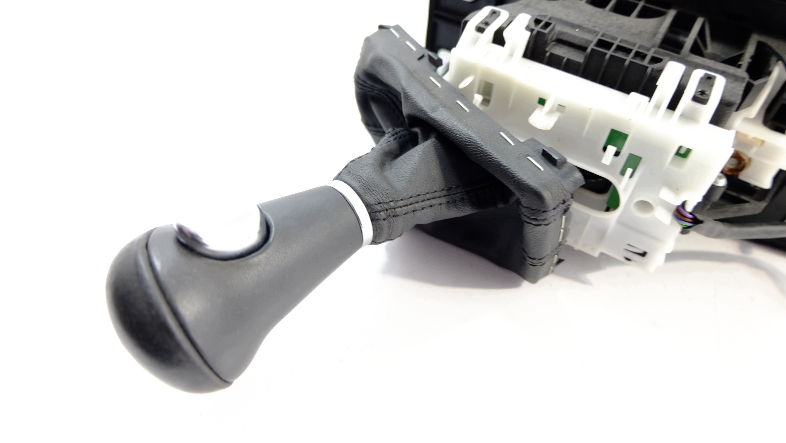 Käytetty Audi OE vaihdevipu OEM 4F1713041AH image 8