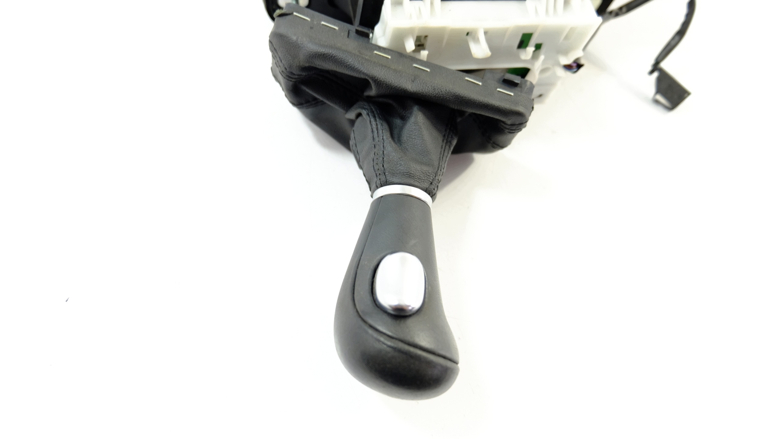 Käytetty Audi OE vaihdevipu OEM 4F1713041AH image 9