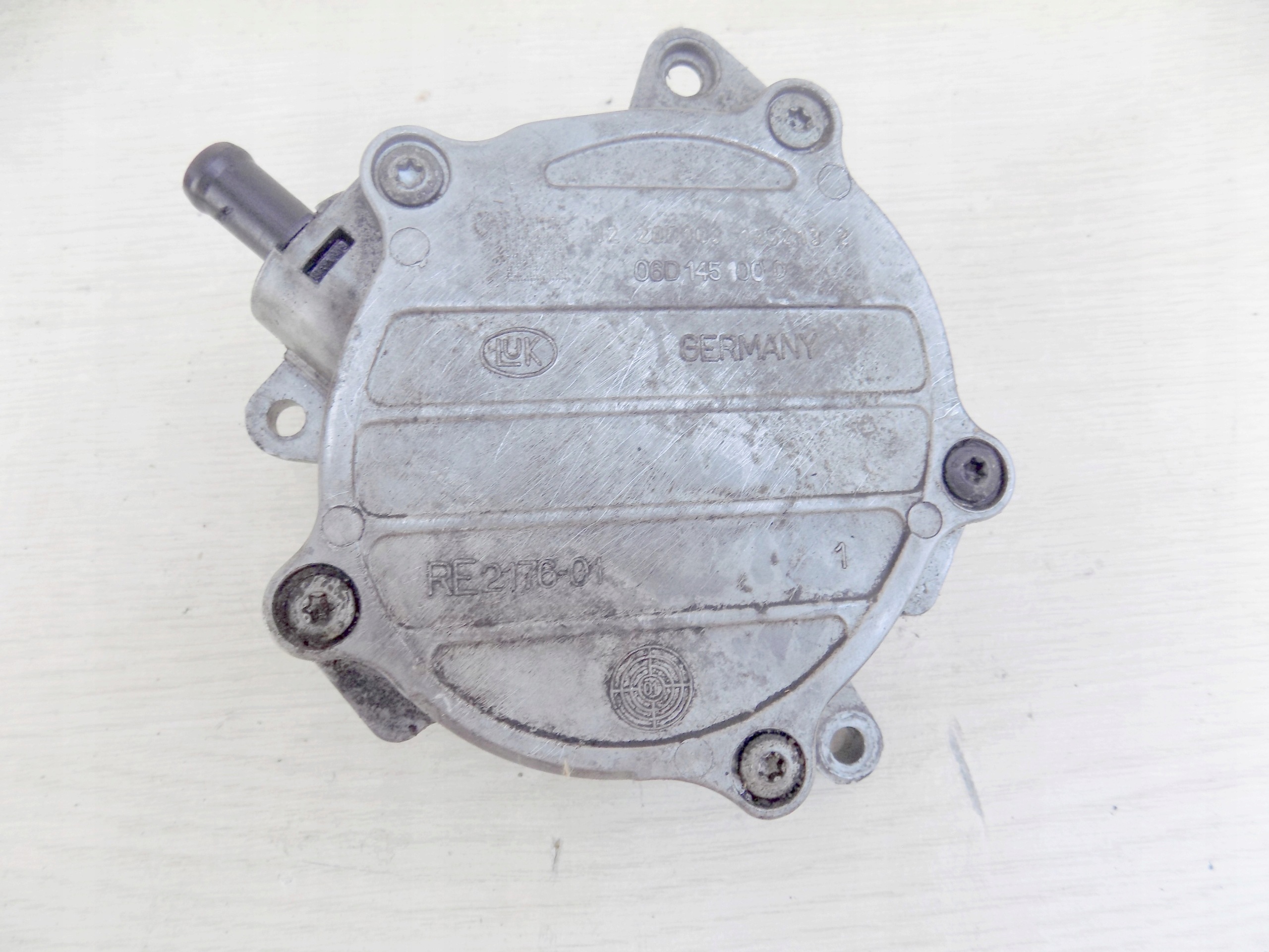 Pompe à vide Audi OE 06D145100D - Occasion image 3