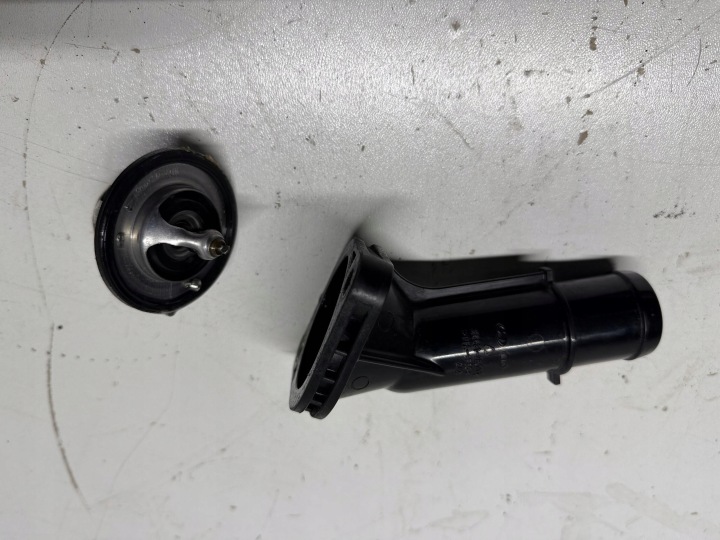 KIA RIO IV VESIPUMPPU 1,2 25631-2B002 2017