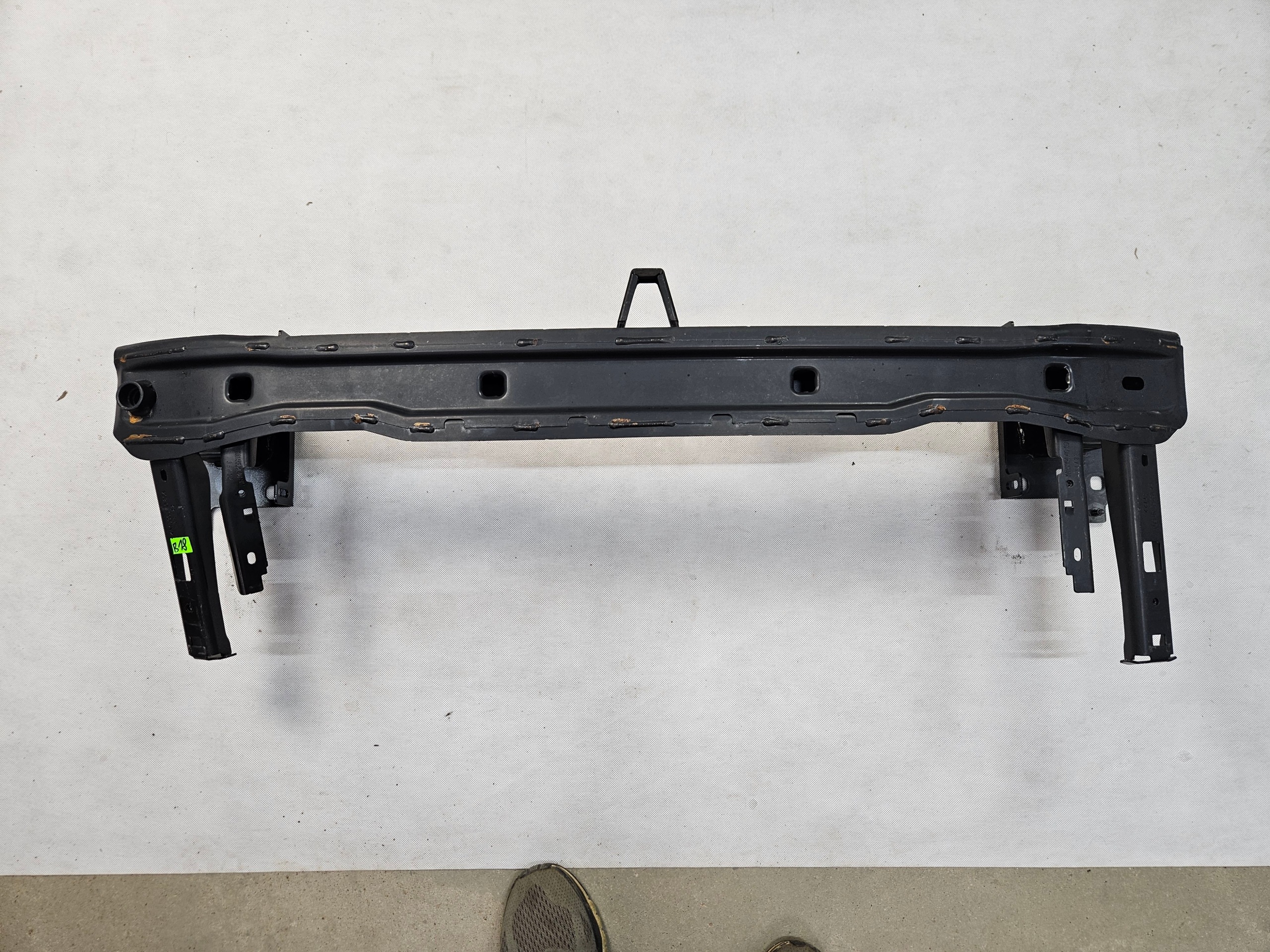 Etupuskurin palkki OEM 5E3807109 Skoda Octavia IV:lle