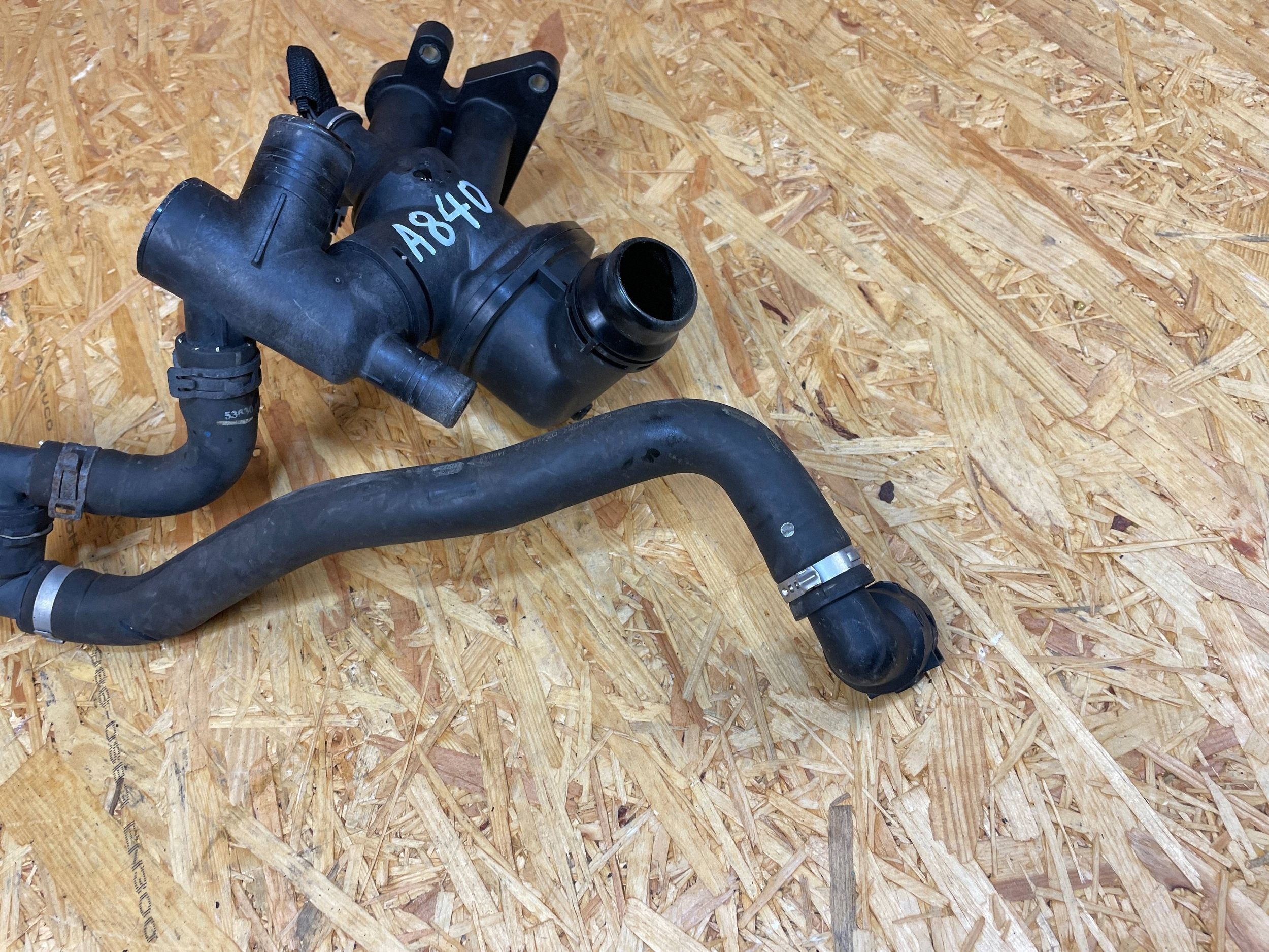 Jaguar XE Thermostat OEM G4D3-8575-AD 2.0D Diesel image 4