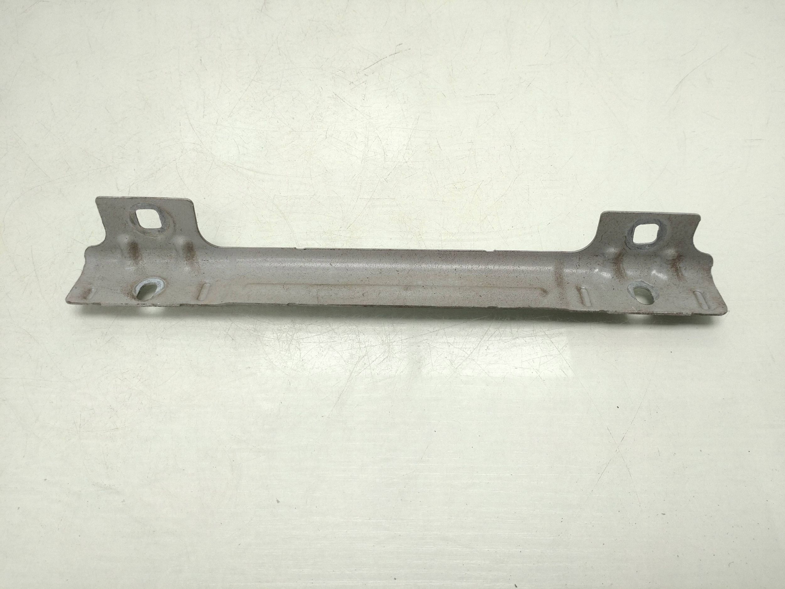 Kotflügelhalterung vorne rechts OEM A1718811014 Mercedes