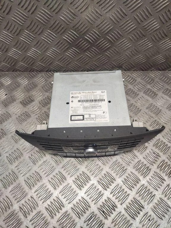 OEM A2049001813 Navigaattororadio Mercedes-Benz C W204