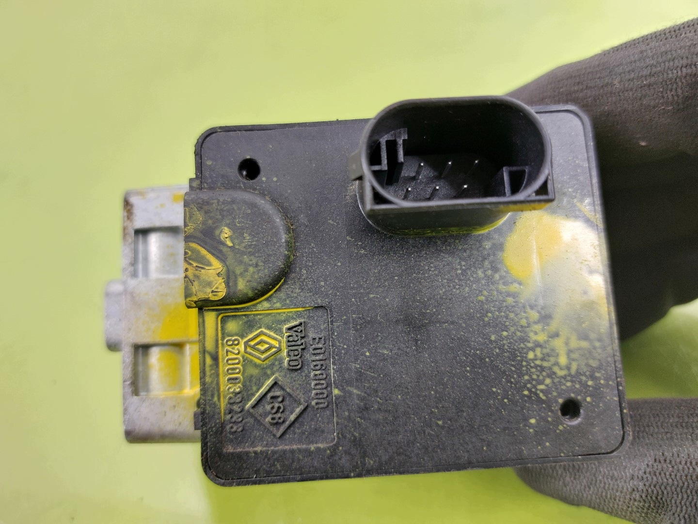 Verrou de colonne Renault OE OEM 8200033233 image 3