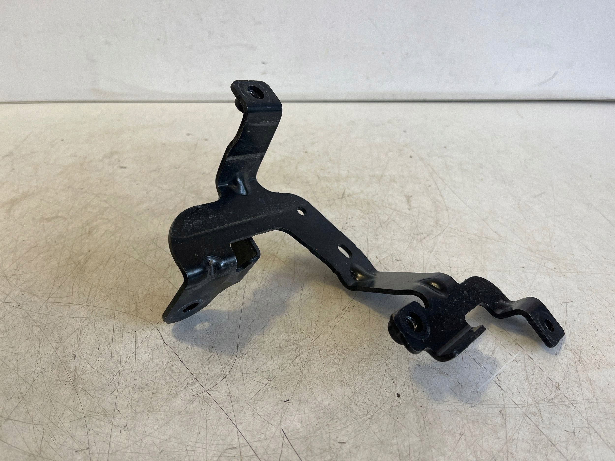 Porsche OE 9J1816593D Support Compresseur AC pour Taycan image 3
