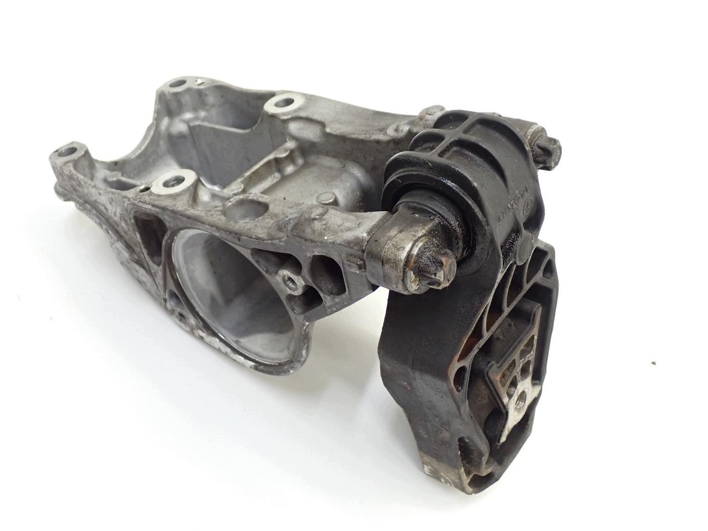 Suporte de Semi-Eixo OEM A2702230138 image 4