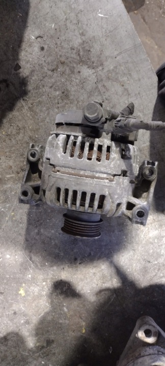 Generator 0124425004 13129850 YT 2.2 16V DIRECT Opel Signum I (2003-2008)