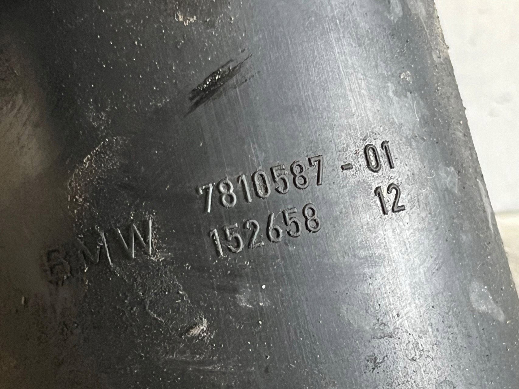 BMW X3 Öleinfüllrohr OEM 7810587 - Gebrauchtteil image 5